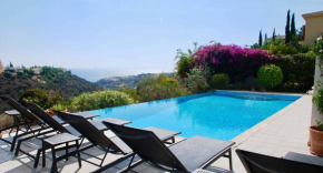 4 bedroom Villa Thrasos with private infinity pool, Aphrodite Hills Resort